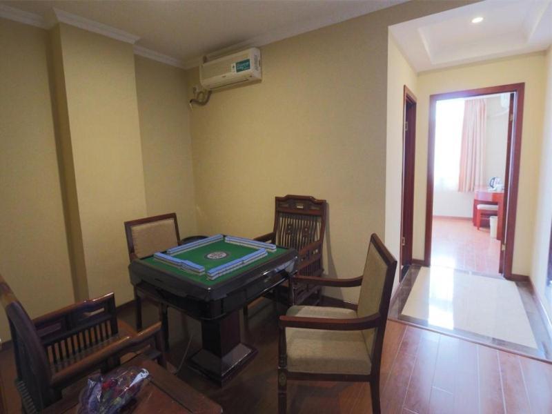 Greentree Inn Shanghai Pudong Airport Huaxia East Road Railway Station Shell Hotel Exteriör bild