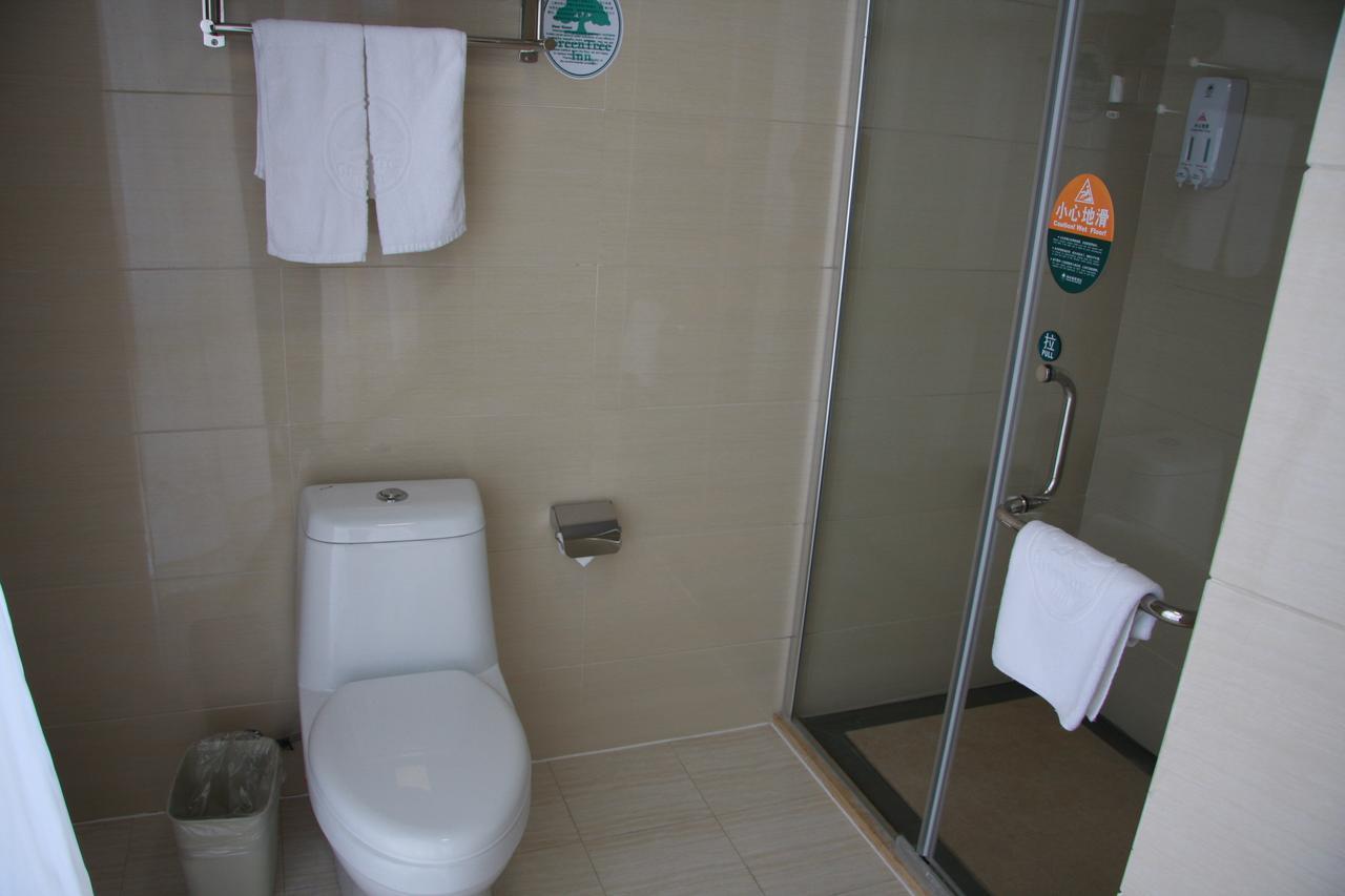 Greentree Inn Shanghai Pudong Airport Huaxia East Road Railway Station Shell Hotel Exteriör bild