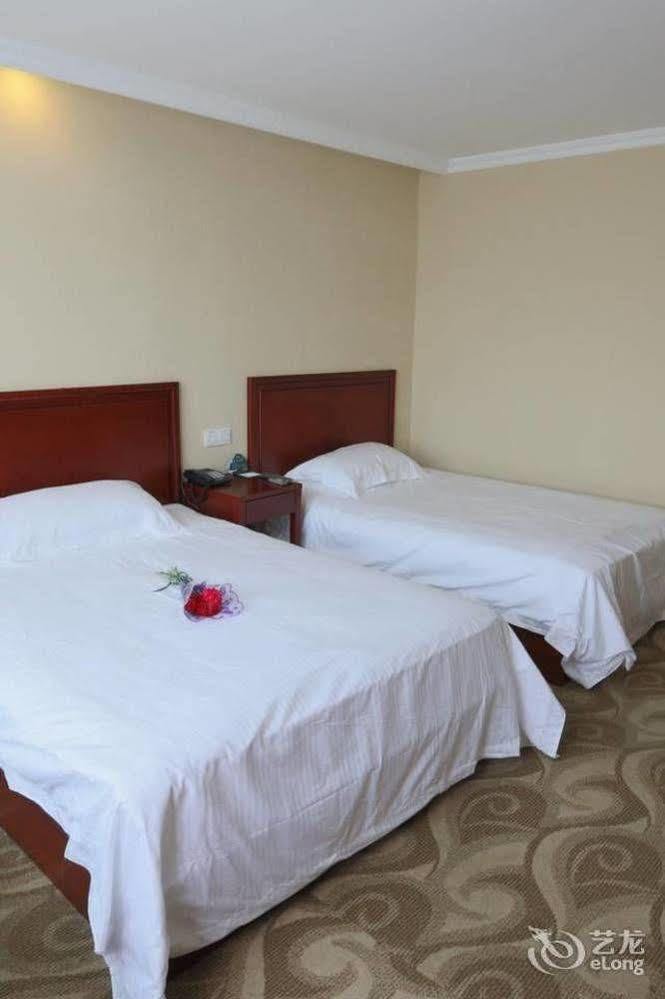 Greentree Inn Shanghai Pudong Airport Huaxia East Road Railway Station Shell Hotel Exteriör bild